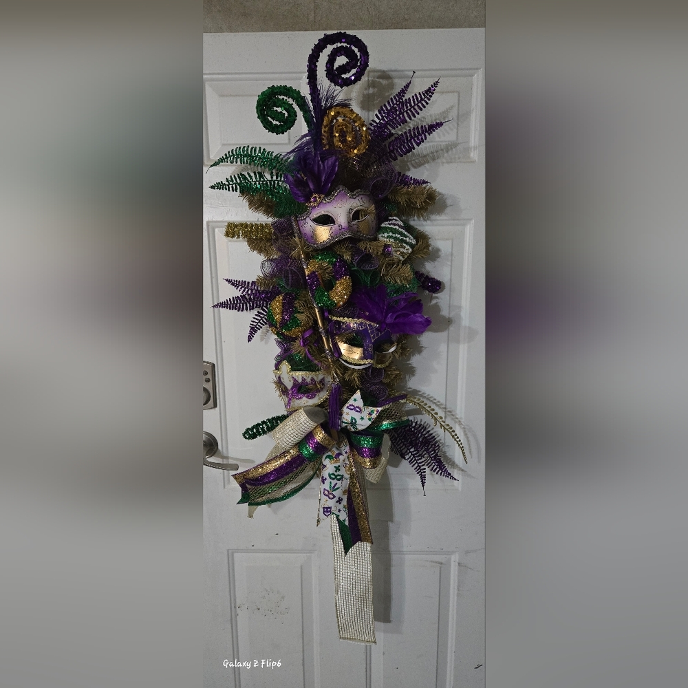 Mardi Gras Swag